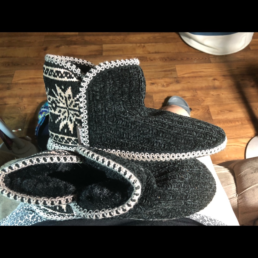 Muk Luks house shoes